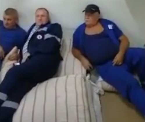 В Башкирии водители скорой помощи вынуждены отдыхать прямо на полу - «Новости дня»