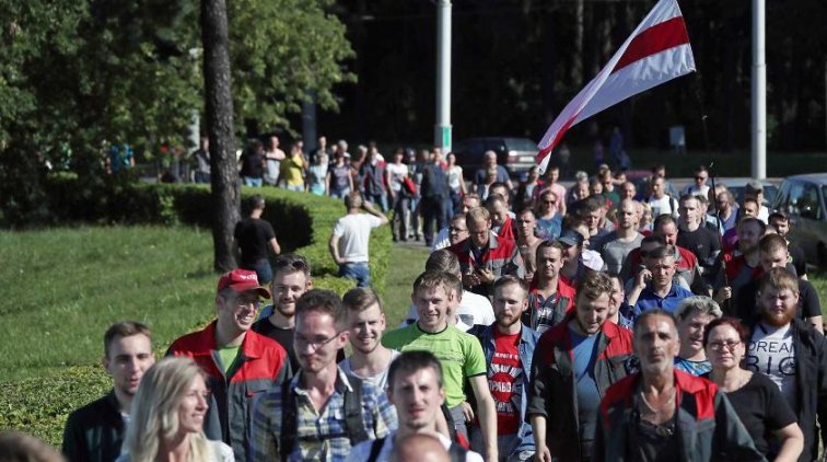 В Белоруссии взбунтовалось еще несколько крупных предприятий - «Политика»