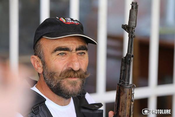Один из лидеров "Сасна црер" Павел Манукян находится в реанимации - «Общество»