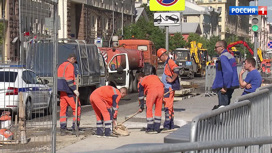 Вести-Москва В центре Москвы меняется схема движения: на Тверской перекладывают асфальт - «Телеканал «Россия»