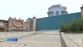 Вести Самозахват береговой полосы: заборы, таблички "проход запрещен", гаражи и постройки - «Телеканал «Россия»