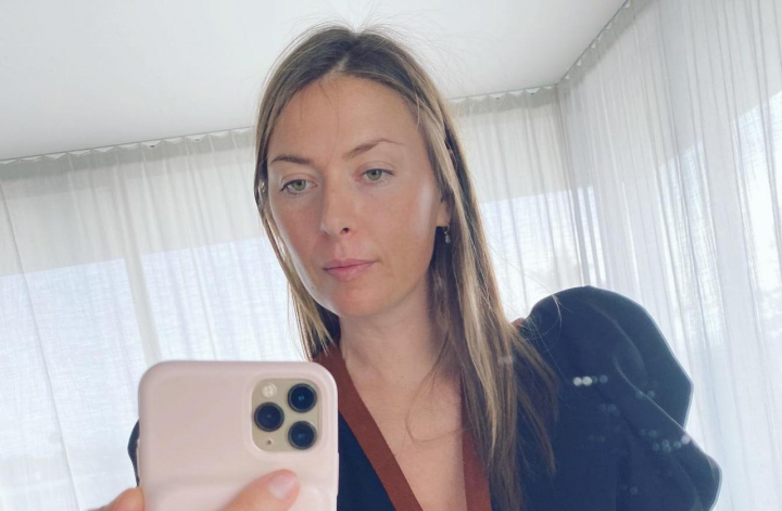 Мария Шарапова сообщила о беременности и показала округлившийся живот