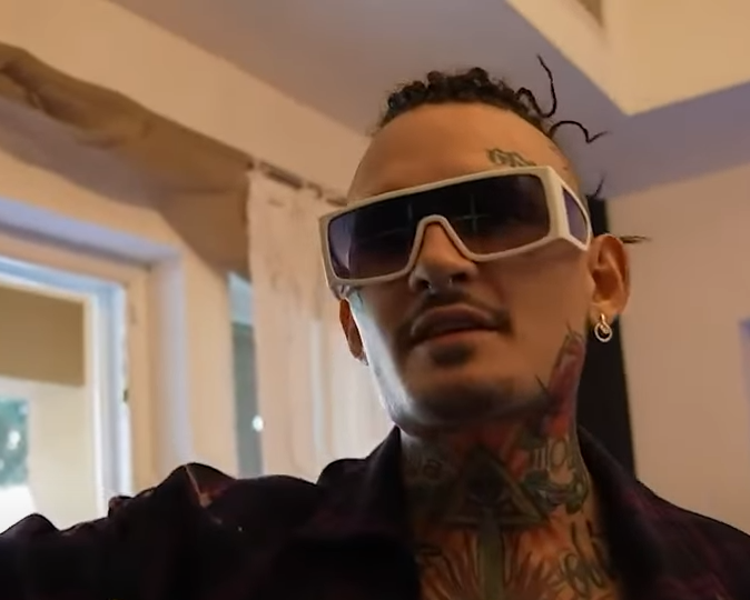 Моргенштерн объяснил пристрастие к алкоголю невозможностью уснуть трезвым