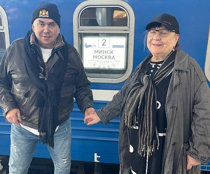 Садальский и звезда «Сватов» Кравченко уехали из России