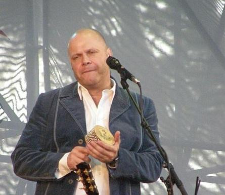 Алексей Кортнев из "Несчастного случая" поддержал запрета мата в песнях уличных музыкантов