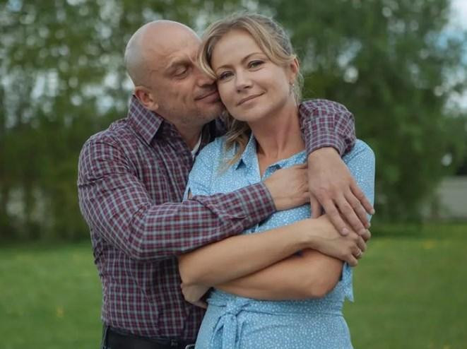 Мария Миронова показала растущего копией деда 2-летнего сына