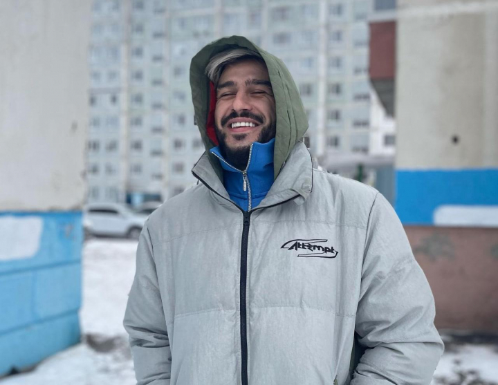 Блогер Евгений Савин вместе с семьей уехал из России