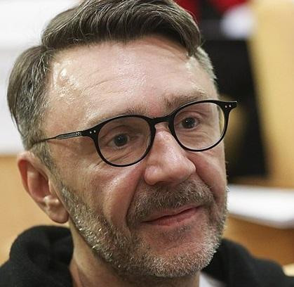 Сергей Шнуров не считает новоиспеченную супругу идеальной