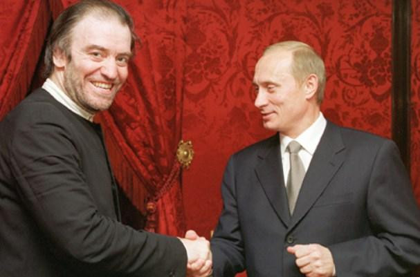 Гергиев считает преждевременной идею Путина об объединении дирекций Большого и Мариинского театров