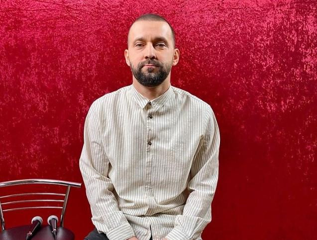 Комик Белый описал события на Украине шуткой про «Иванушек»