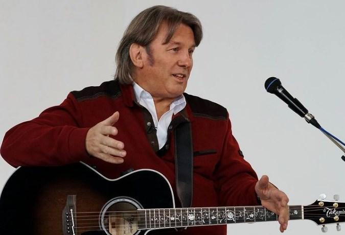 Лоза призвал Мишустина отказаться от английских слов в русской речи