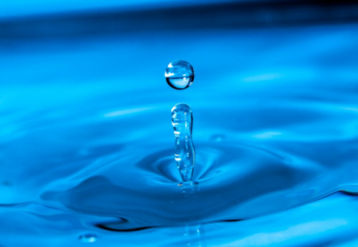 Дерматолог Руссак предупредила об опасности воды из-под крана из-за наличия в ней тяжелых металлов