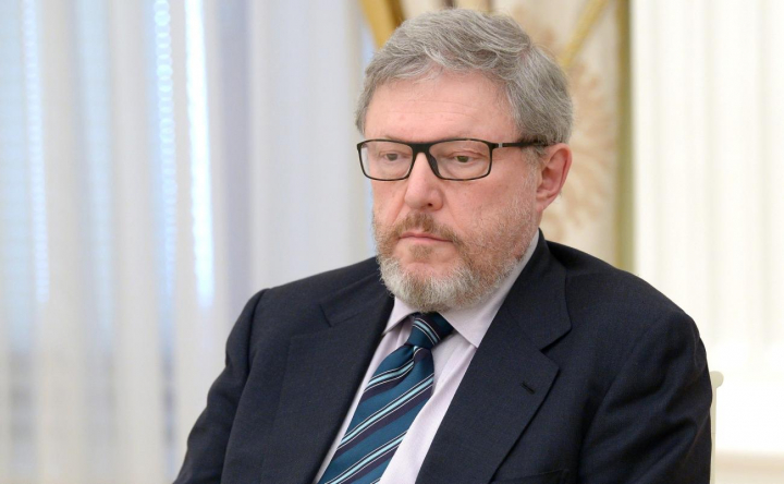 Основатель партии «Яблоко» Явлинский уехал из России в Лондон