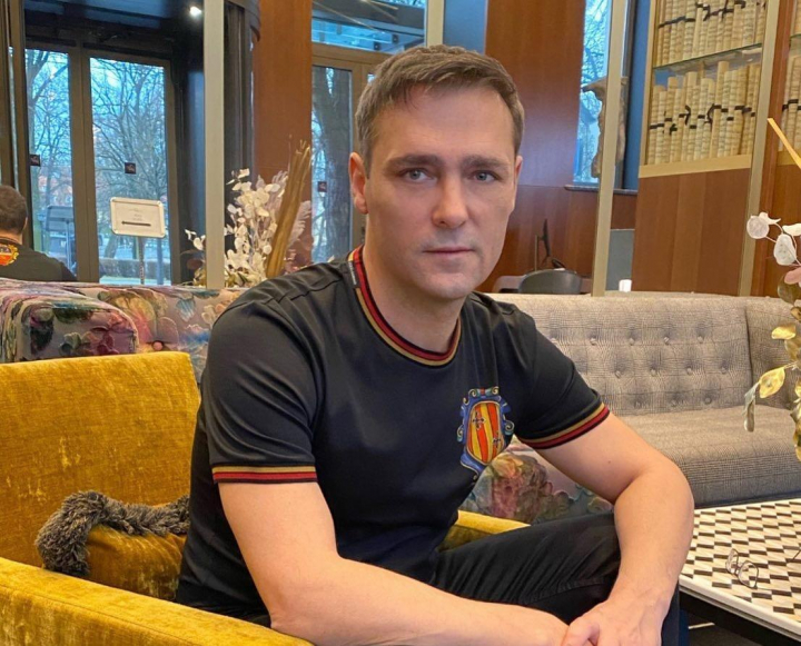 Представитель Шатунова опроверг слухи о планах жены певца пропустить его похороны