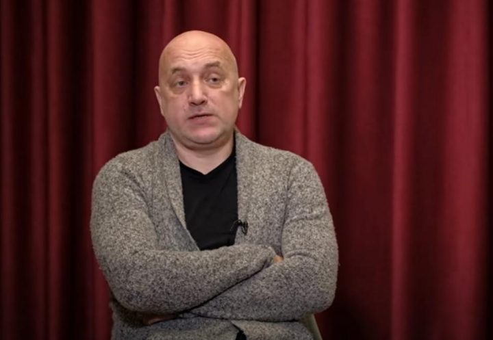 Прилепин назвал поцелуй Билли Айлиш флага Украины фарисейством