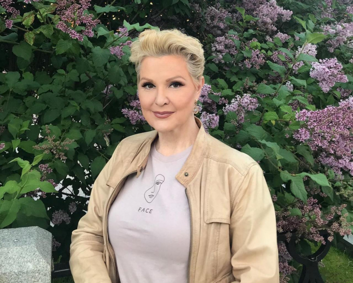 Суханкина рассказала, как в 90-е артисты делились выручкой с криминальными авторитетами