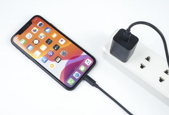 Названы способы сэкономить заряд и продлить работу смартфона