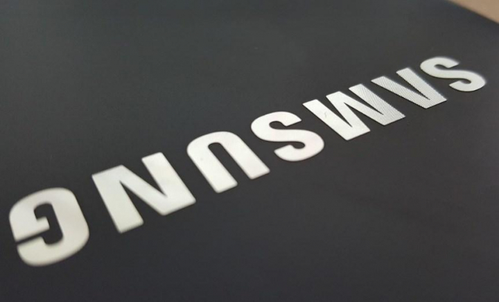 Samsung Galaxy Z Flip4 показали на первом промо-изображении