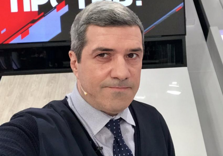 Шахназаров высмеял “тихое возвращение” Леонидова в Россию