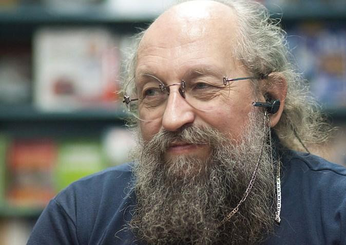 Вассерман назвал мегаполисы России центрами однополых отношений
