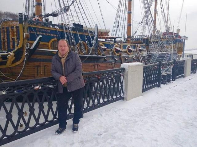 Владимир Стеклов назвал «существом» блогера Петрова