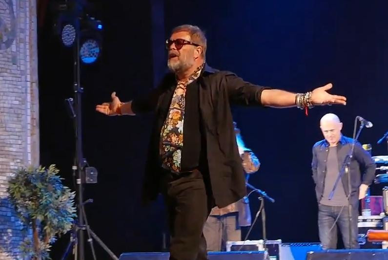 Шахназаров: "Гребенщиков относится к музыкантам, как к низкоквалифицированным рабочим"