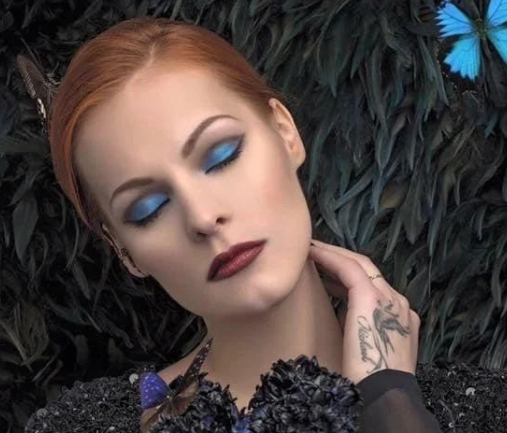 Мэрилин Керро перестала скрывать лица троих детей