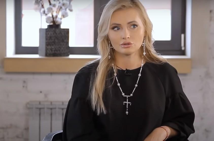 Дана Борисова показала свою фигуру и ответила на вопросы о липосакции: «На 70 % довольна»