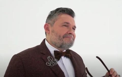 Александр Васильев обрушился с критикой на Михалкову за платье с разрезом