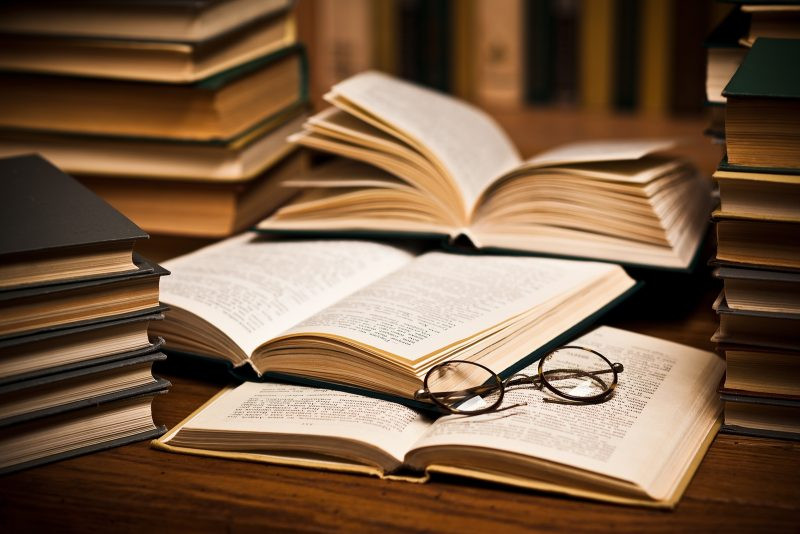 Интеллектуальный праздник «День Деловой книги» отмечается в России 28 сентября