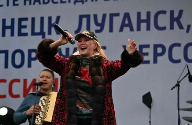 Вика Цыганова осудила Пелагею за молчание во время пошлых шуток на КВН