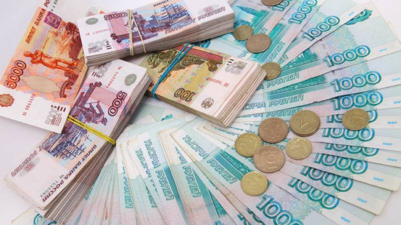 Скажутся ли длинные выходные на зарплате россиян в 2022 году