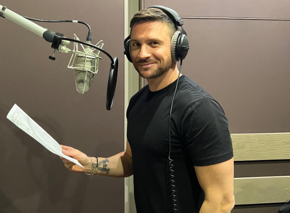 Лазарев на шоу «Я не боюсь» восхитил поклонников образом Нео из фильма «Матрица»