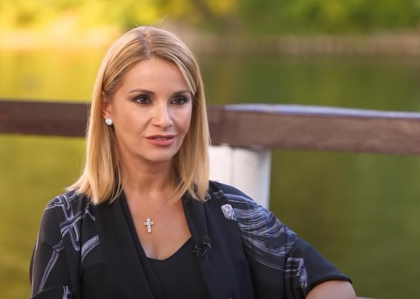 Беременная Орлова испугала фанатов визитом в больницу