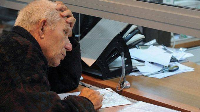 Обойдетесь: правительство РФ не поддержало перерасчет и индексацию пенсий работающим пенсионерам
