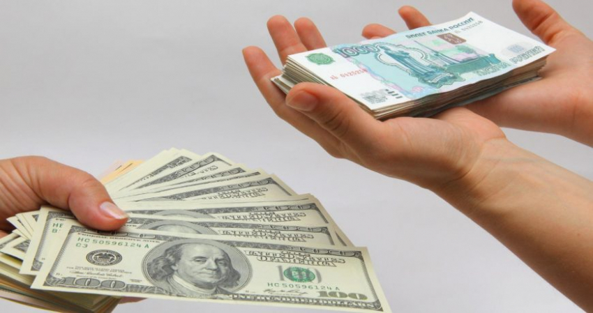 Глава ВТБ Андрей Костин призывает Россию отказаться от доллара и евро