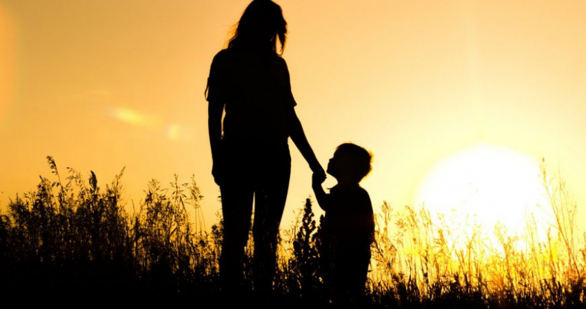 Как красиво поздравить маму и признаться ей в любви в День Матери в РФ 27 ноября 2022 года