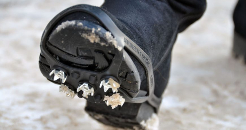 Устойчивая обувь в гололед: что сделать, чтобы она не скользила
