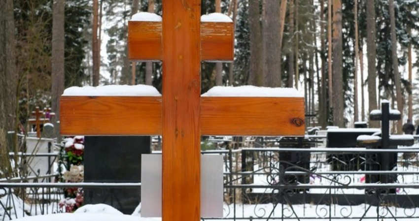 Что случилось с вдовцом, который умер на могиле своей супруги в Москве