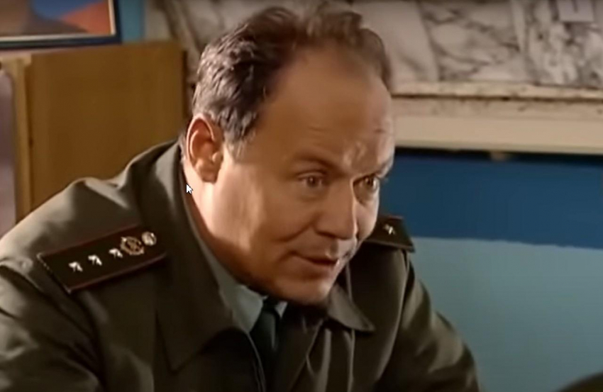 Стало известно как сложилась жизнь актера, сыгравшего прапорщика Шматко в сериале «Солдаты»