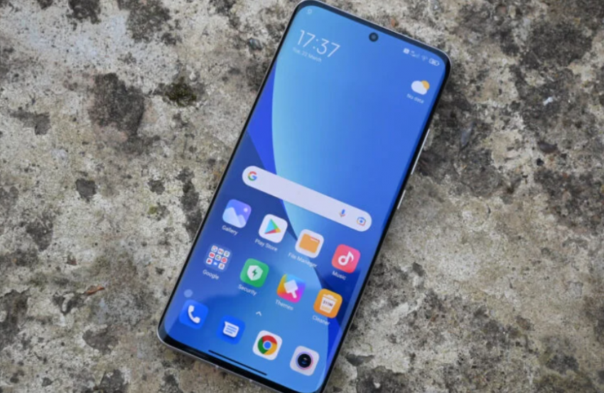 Грязеотталкивающий Xiaomi 13 с технологией Nano Skin показали со всех сторон