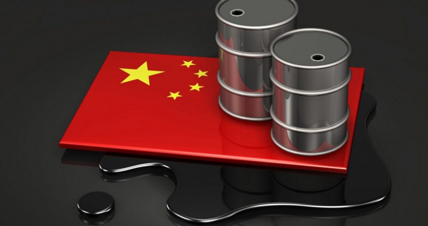Крупные скидки и отказ от ценового потолка: как Китай покупает нефть у России