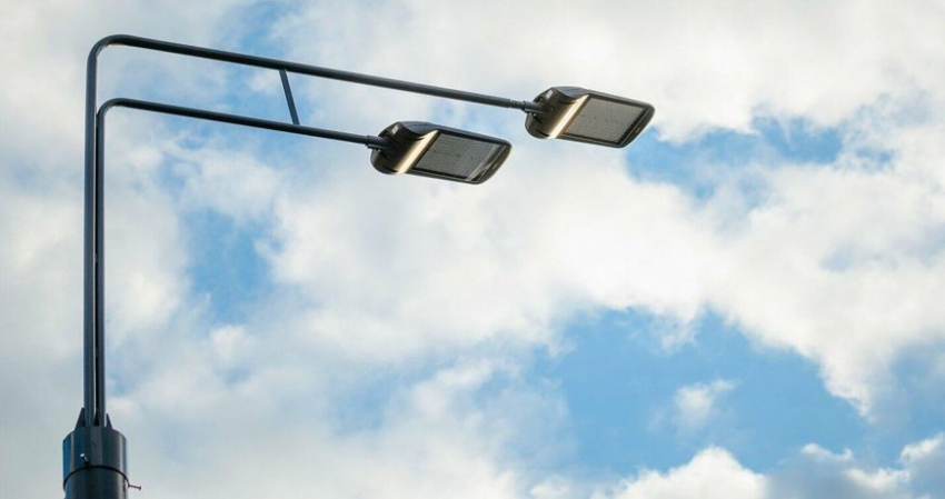 Кто на самом деле платит за «умные фонари» в российской столице