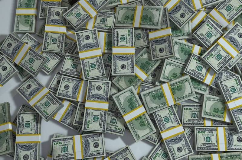 Китай распродаёт свои вложения в американский государственный долг, доведя их до 12-летнего минимума