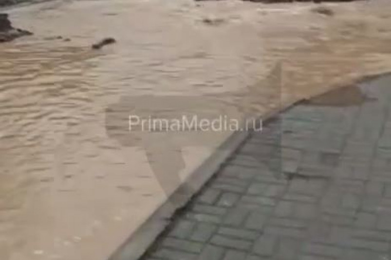 Тысячи людей сейчас сидят без воды во Владивостоке – что известно об аварии