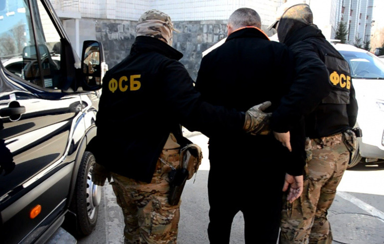 ФСБ выявила в Челябинске канал незаконной легализации иностранцев