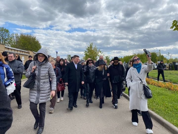 «МК»: Церемония прощания с модельером-художником Юдашкиным ведется по онлайн-трансляции