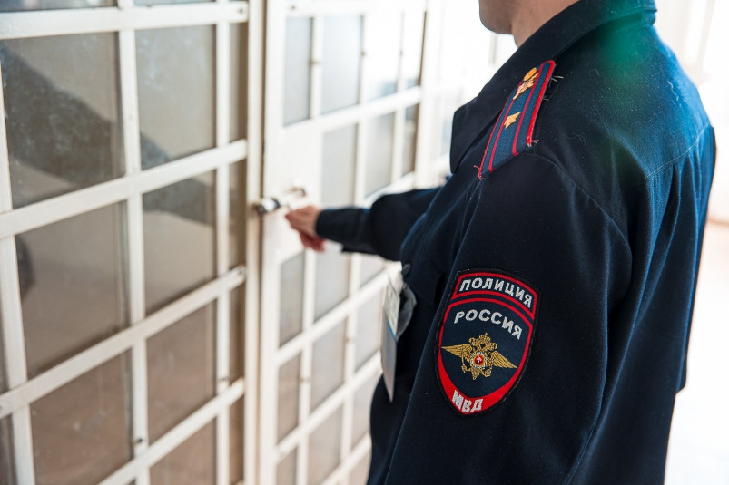 Похитившего почти 2 млн рублей у пенсионеров курьера-мошенника задержали в Приморье