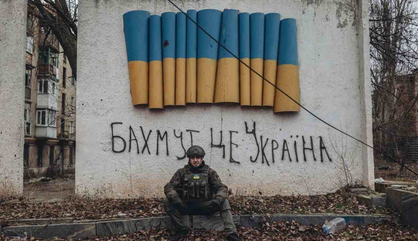 "Бахмут не упадет, а оккупантов ждет "танковая карусель": прогноз Свитана