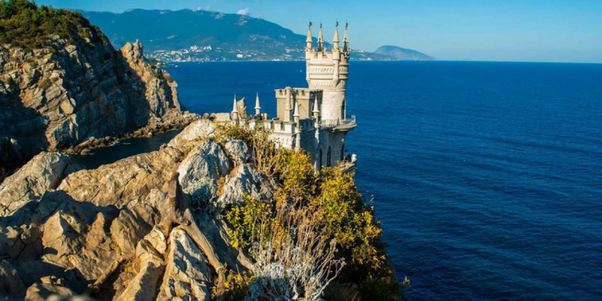 Военная обстановка в Крыму на сегодня, в мае-июне 2023 года: закроют ли Крымский мост и весь полуостров для туристов, что известно? Последние новсоти